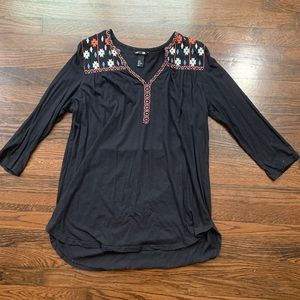 h&m black top with aztec designs